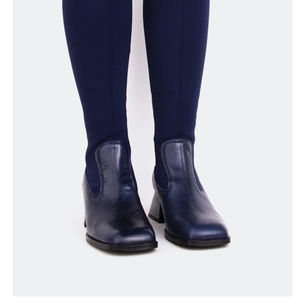 New in box L'INTERVALLE Navy Heeled Boots